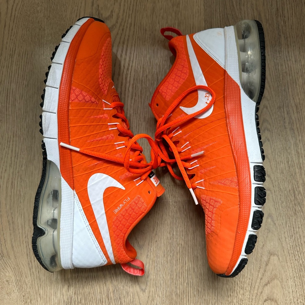 Nike Men’s Air Max TR1 180 Flywire